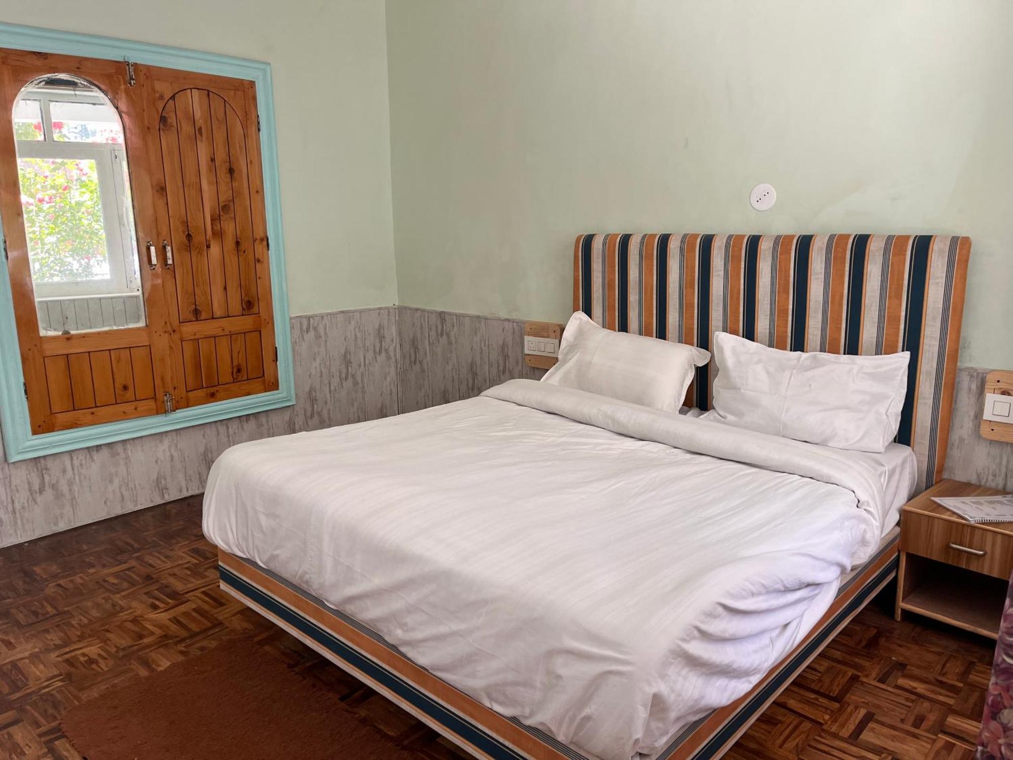 Hotel English Rose, #Personal Parking, #Petfriendly, #Garden, #Bonfire Under The Stars Манали Экстерьер фото